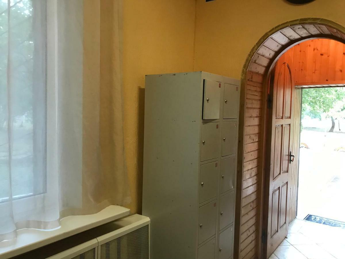 Ararat-Demeevskaya Hostel Kiev Exterior photo